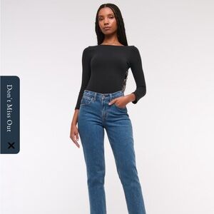 Abercrombie Curve Love Mid Rise 90s Straight Jean | size 32 Short